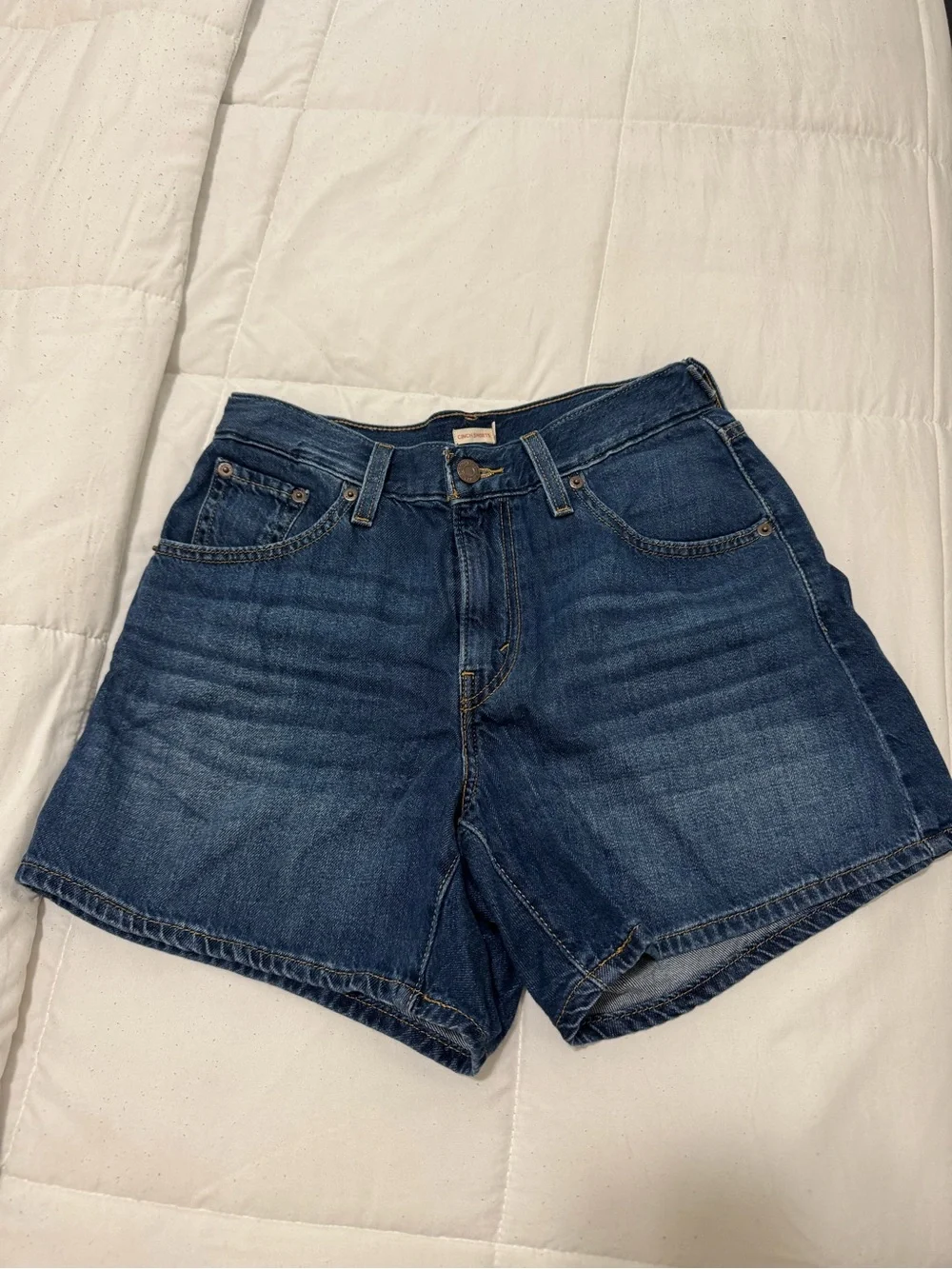 Levi’s Cinch shorts Women's Dark Blue Denim Jean Shorts